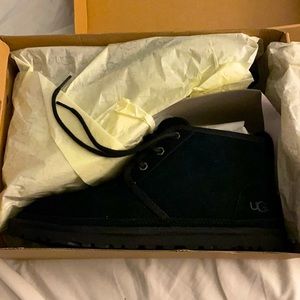 Black ugg slippers
